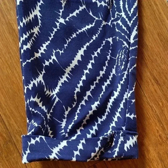 Lilly Pulitzer women’s pants - size 4 - blue/white - pockets - folded hem - Picture 4 of 8